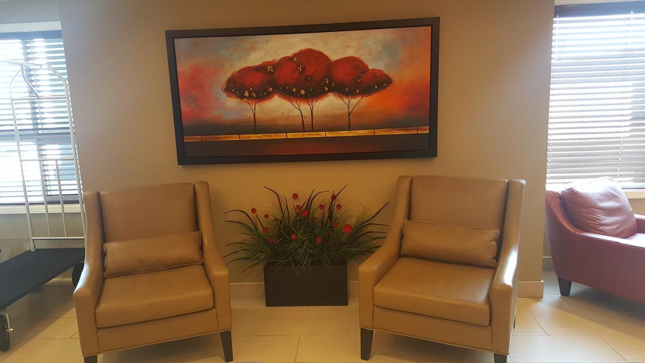 Microtel Inn & Suites By Wyndham Whitecourt Buitenkant foto